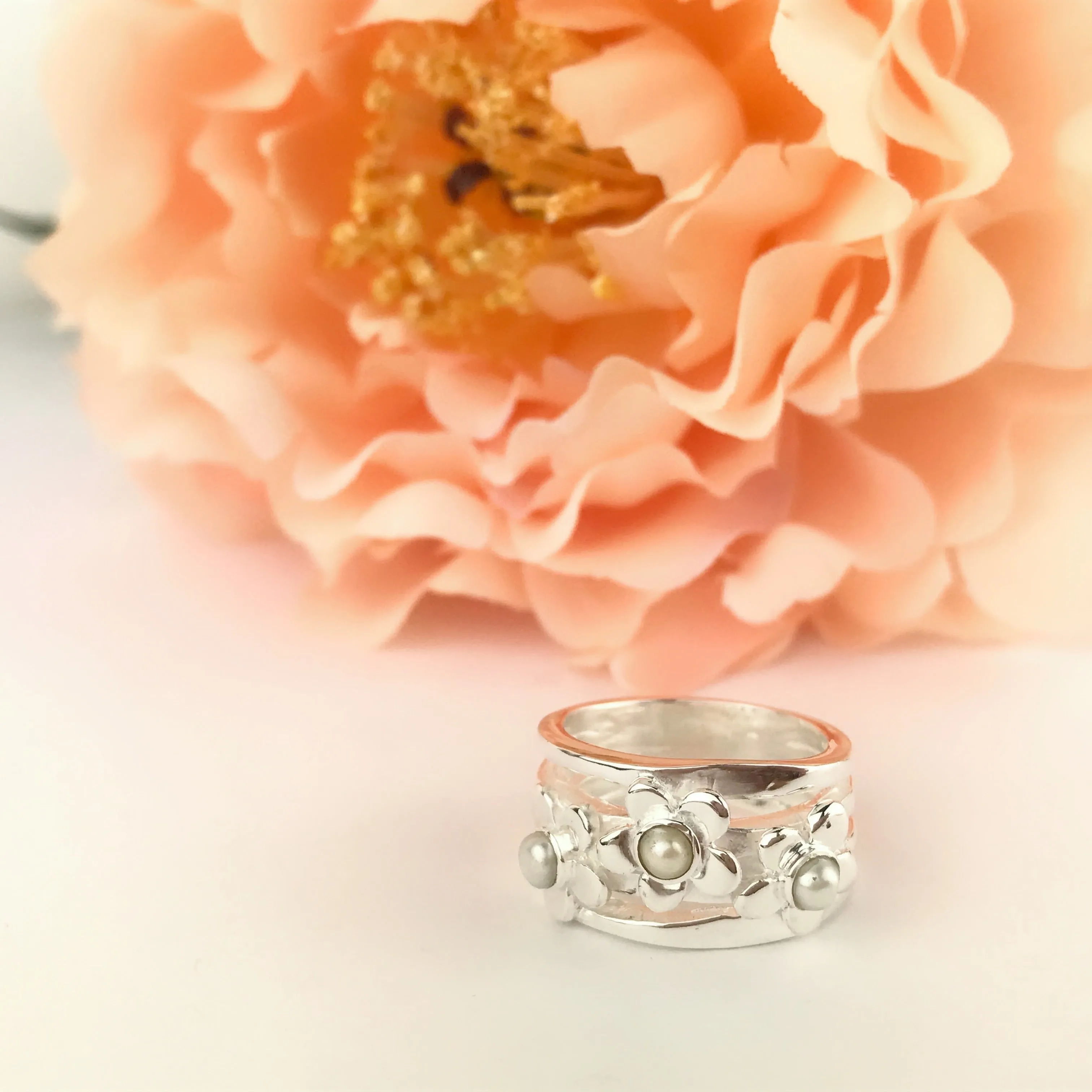 Flower Power Ring - VR118 (3colours)