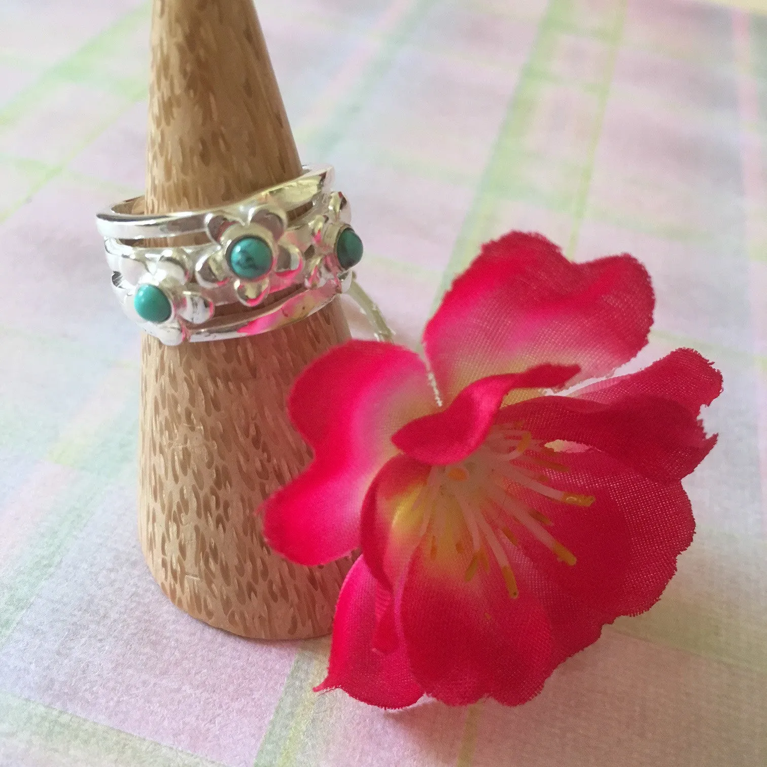 Flower Power Ring - VR118 (3colours)